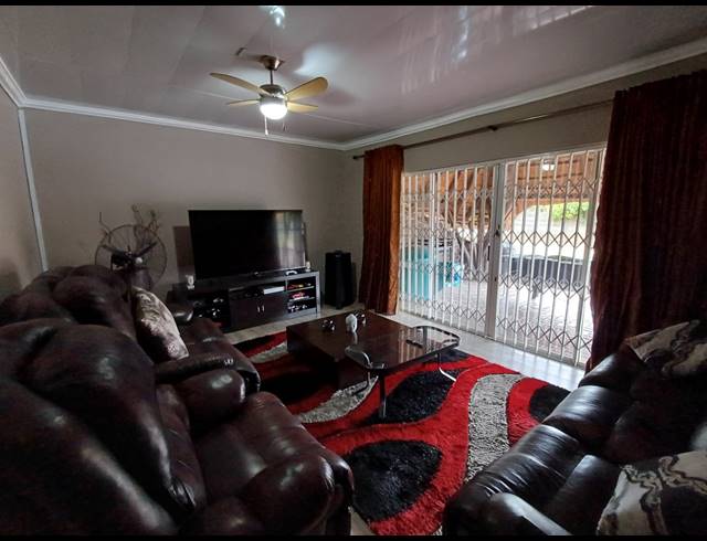 3 BEDROOM HOUSE TO LET IN VANDERBIJLPARK SE 6